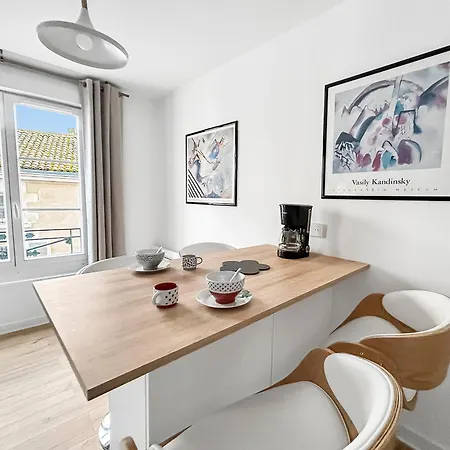 Moderne Et Lumineux En Centre-ville Appartement *